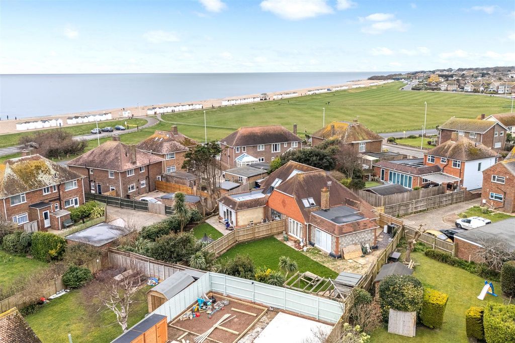 Property photo 2 of 27 Seafield Avenue, The Chase-002.Jpg
