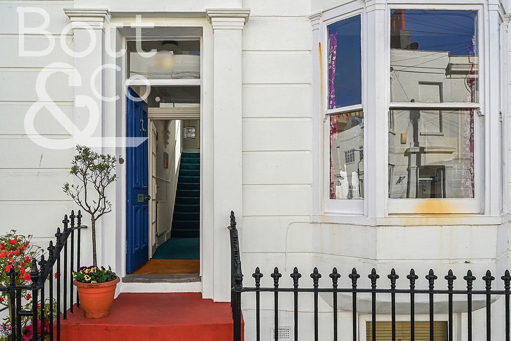 Property photo 1 of 24