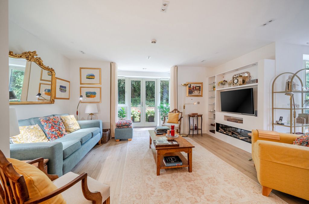 Property photo 3 of 30 1513607-12-6A97F9...