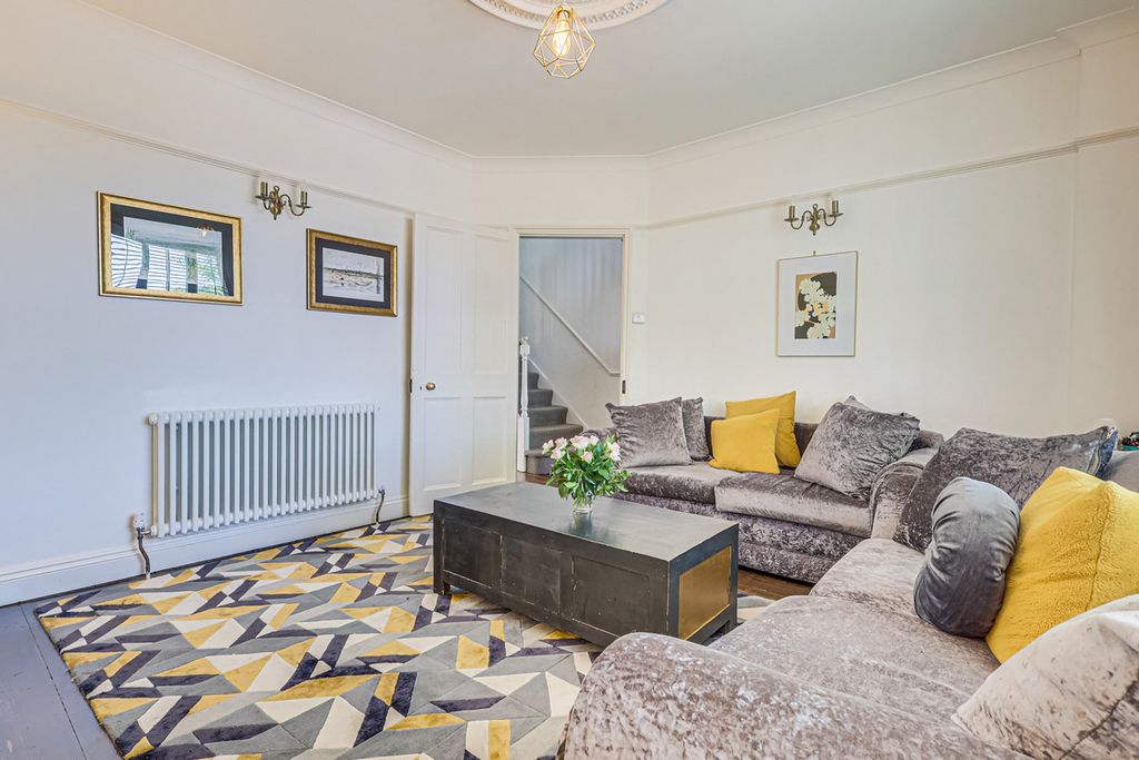 Property photo 3 of 21