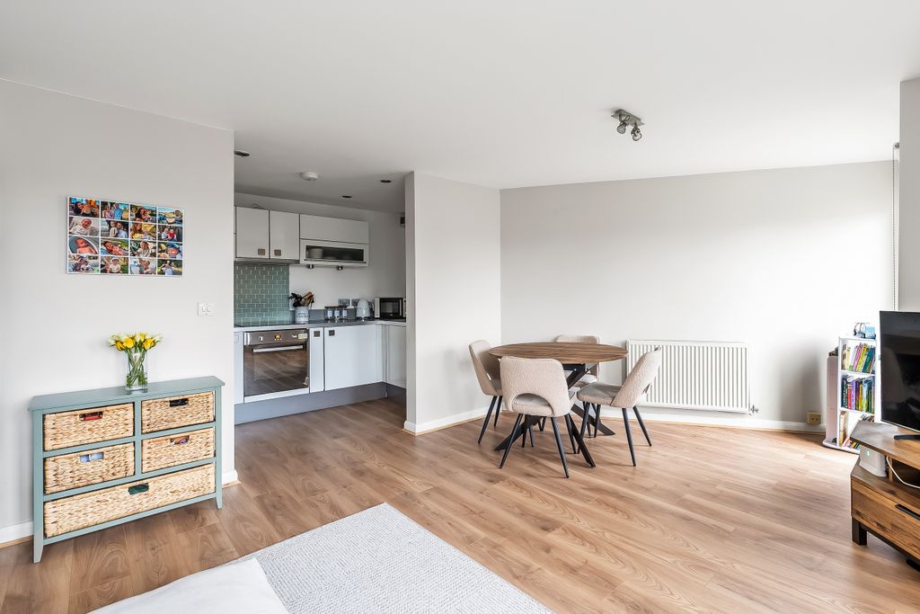 Property photo 2 of 14 4