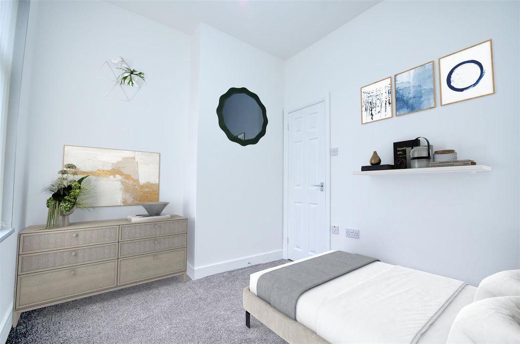 Property photo 3 of 12 Bedroom.Jpg