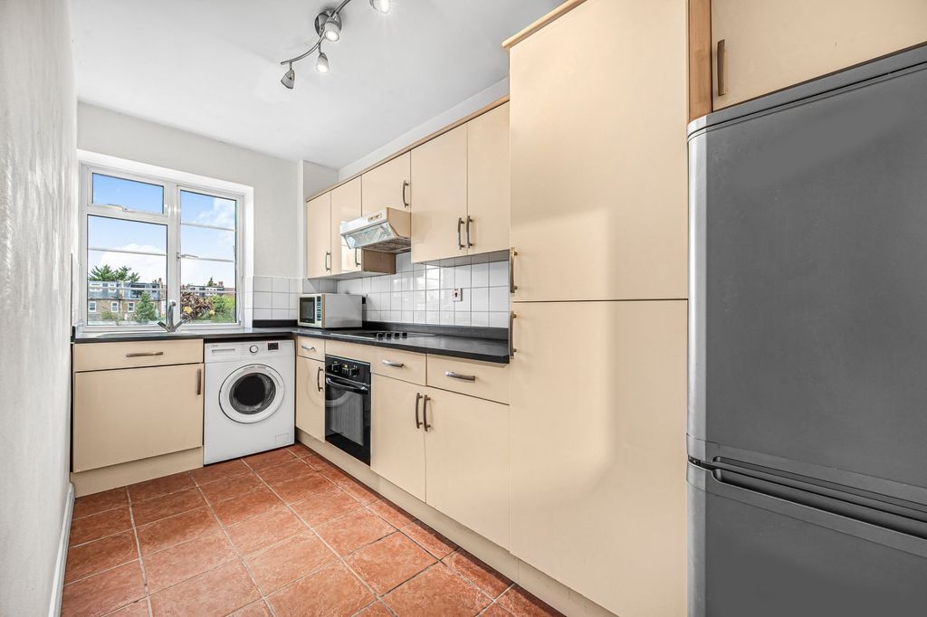 Property photo 3 of 19