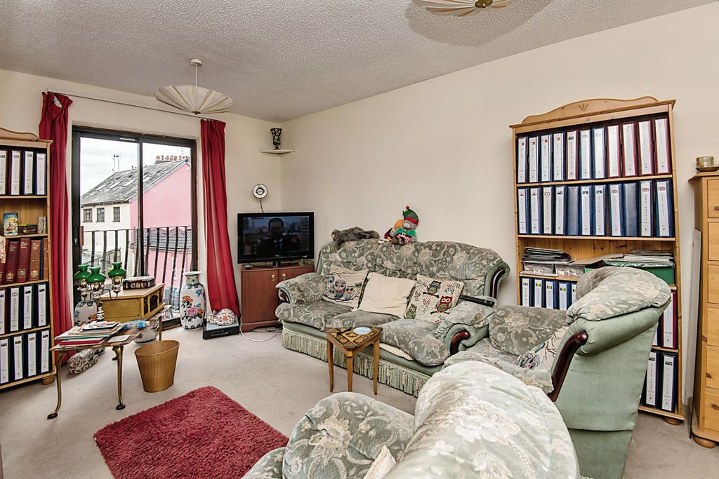 Property photo 3 of 5