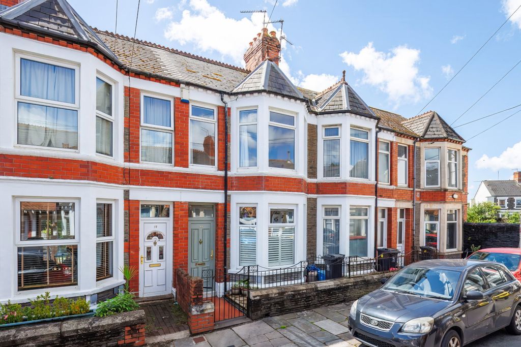 Property photo 1 of 32