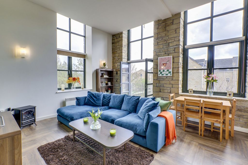 Property photo 2 of 15 Picture No. 16