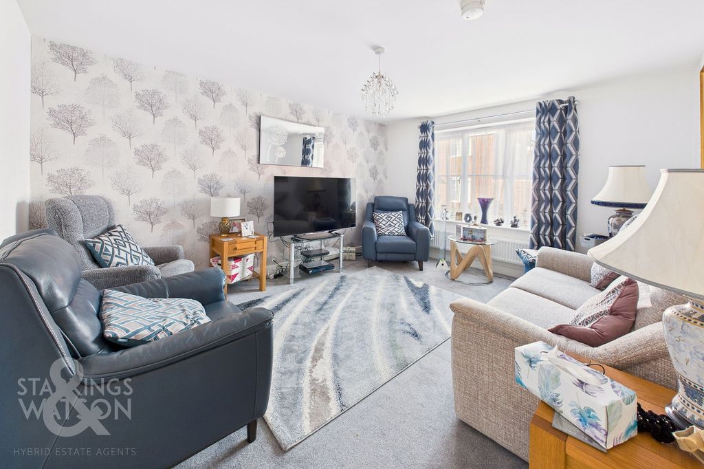 Property photo 2 of 20