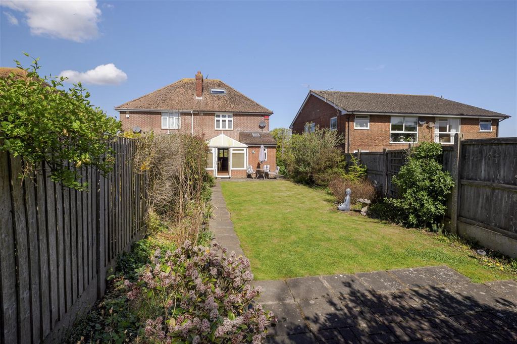 Property photo 3 of 28
