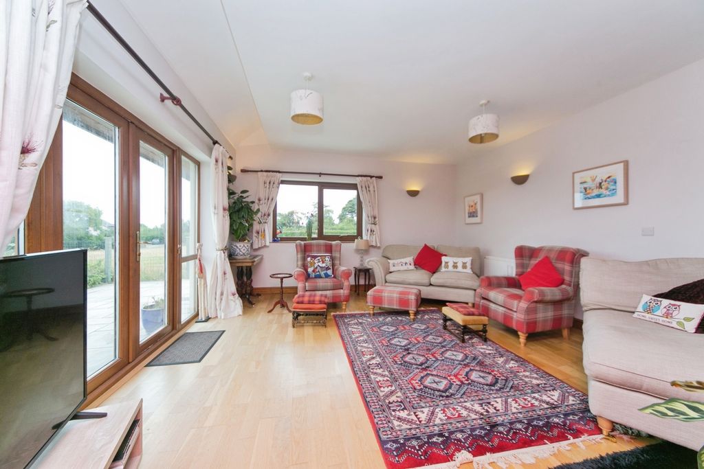 Property photo 2 of 51 Pbox-Img.Jpg