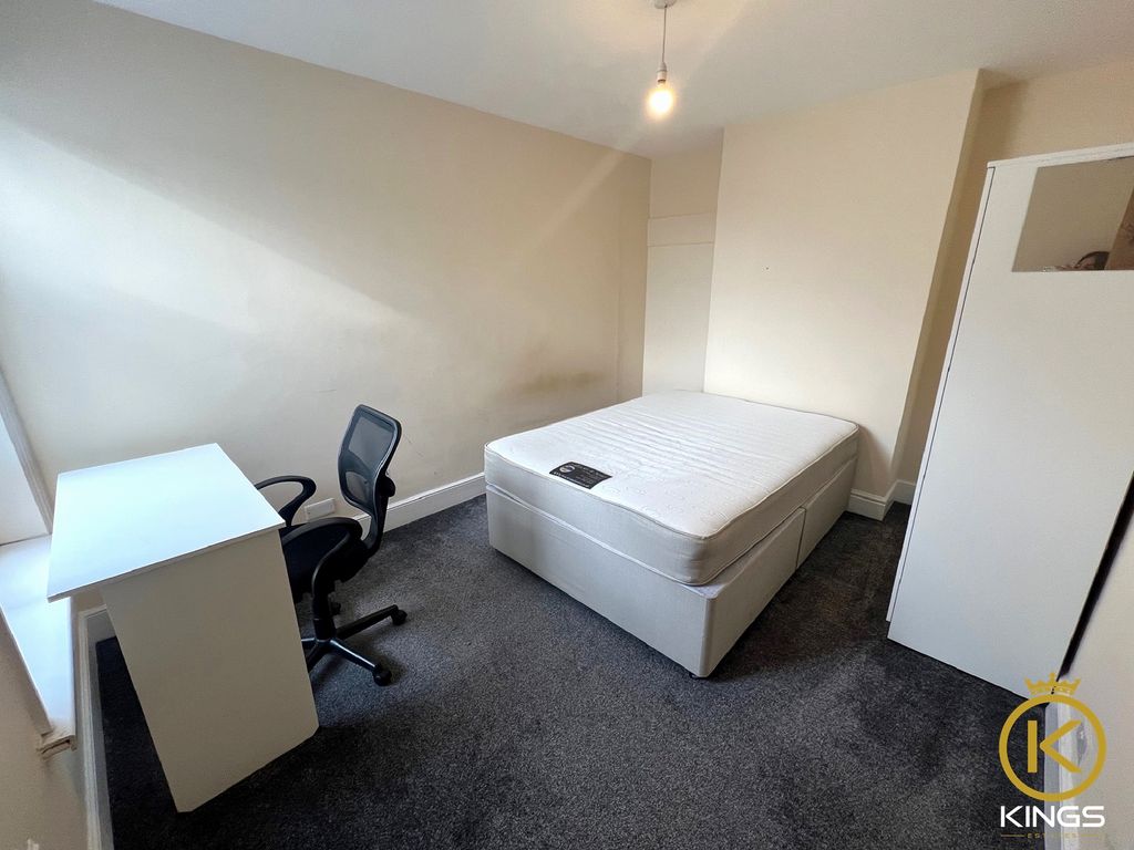 Property photo 3 of 8 2