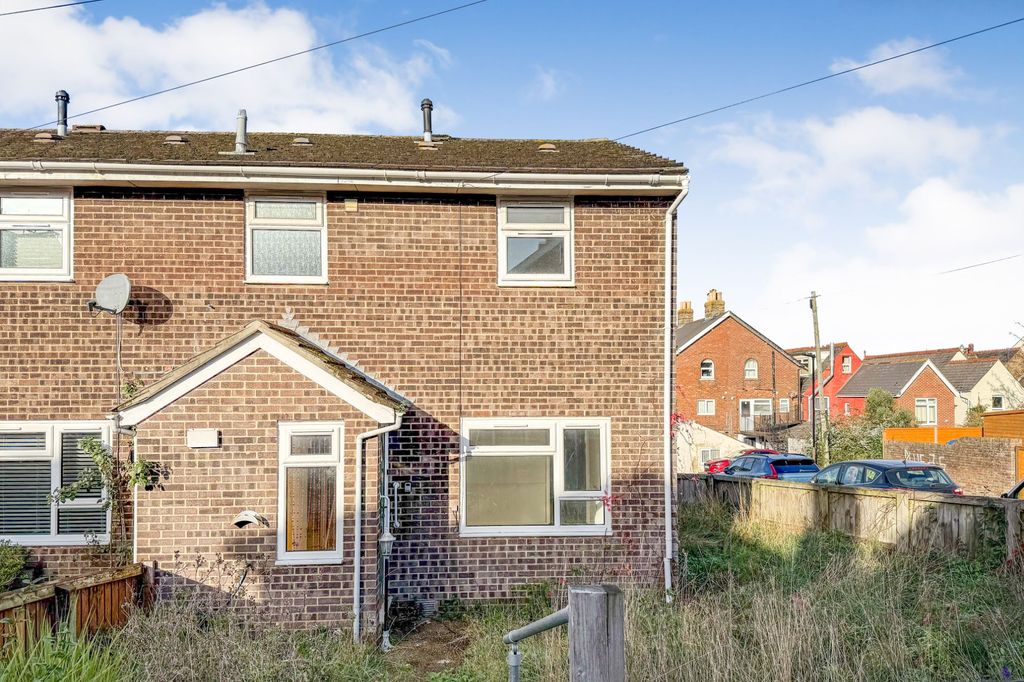 Property photo 1 of 19 15 Osborne Road, East Cowes, Isle Of Wight, Po32 6Ry