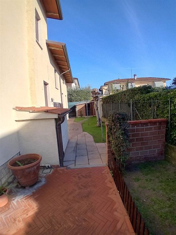 Property photo 2 of 30