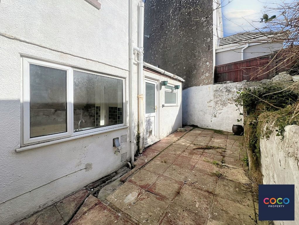 Property photo 3 of 8 5001772