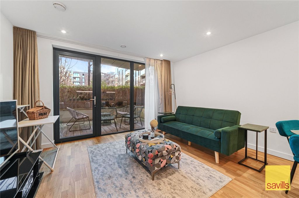 Property photo 2 of 18 Reception