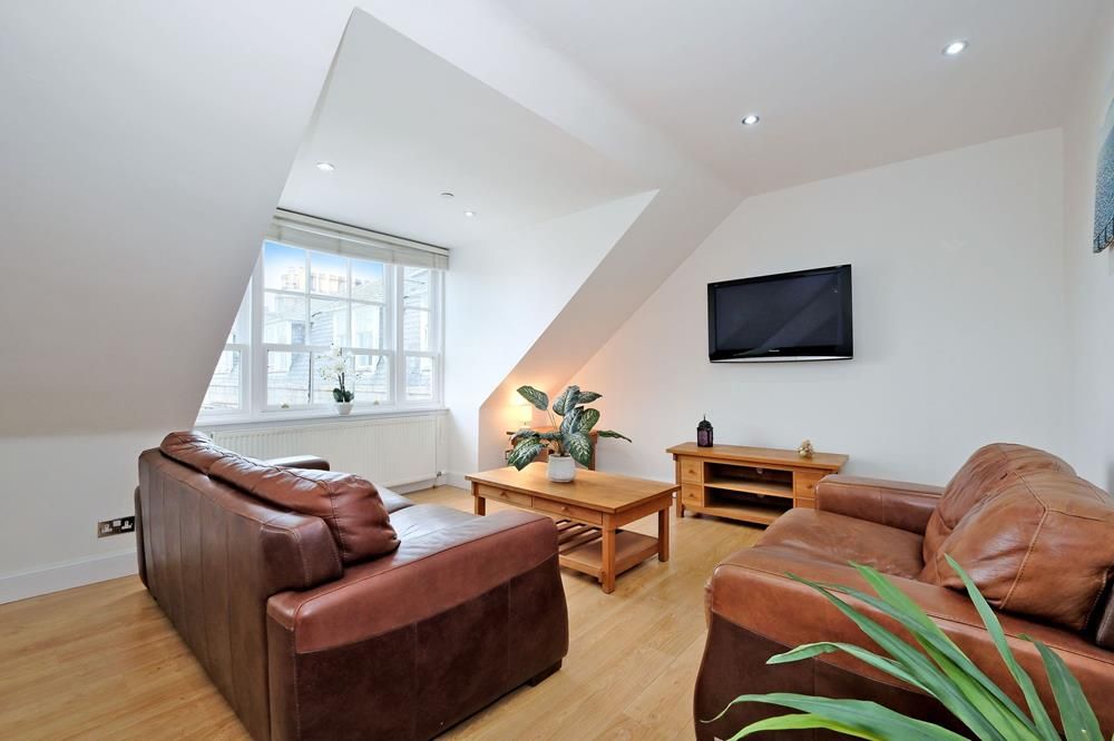 Property photo 1 of 12 Living Room