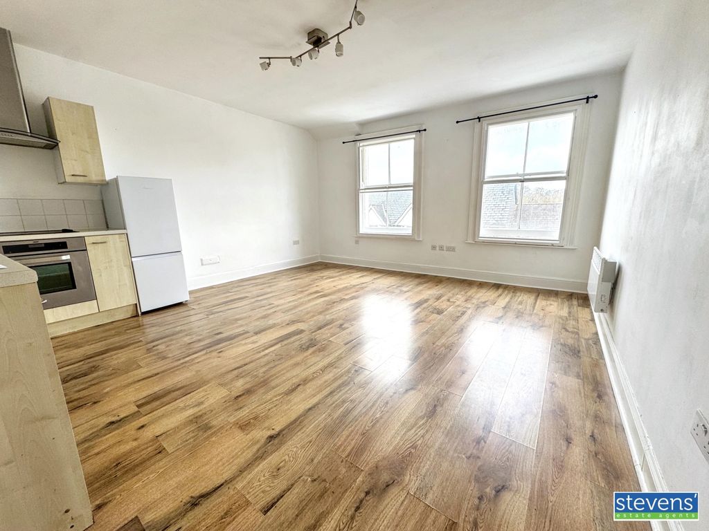 Property photo 1 of 8 Img_8860