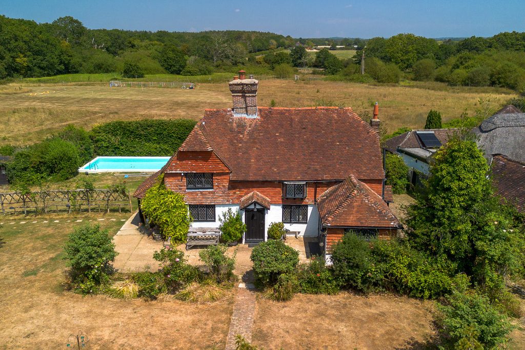 Property photo 2 of 36