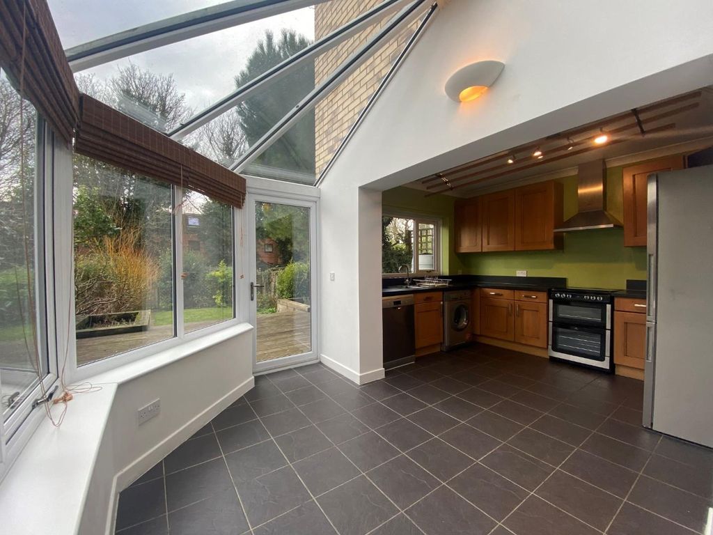Property photo 3 of 11 Kitchen 2.Jpg