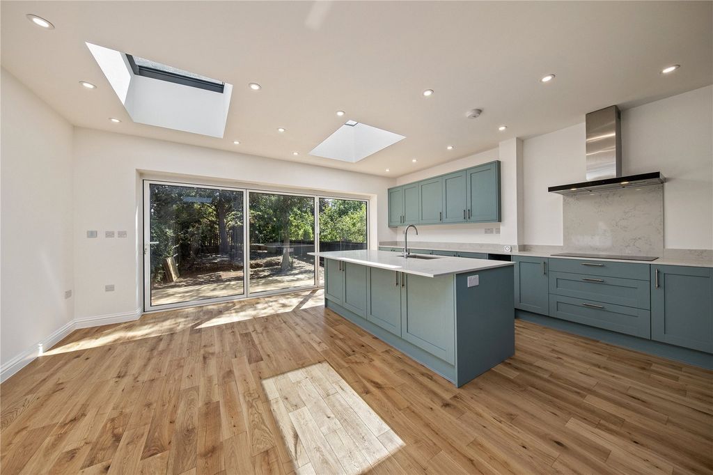 Property photo 2 of 10 Picture No. 05