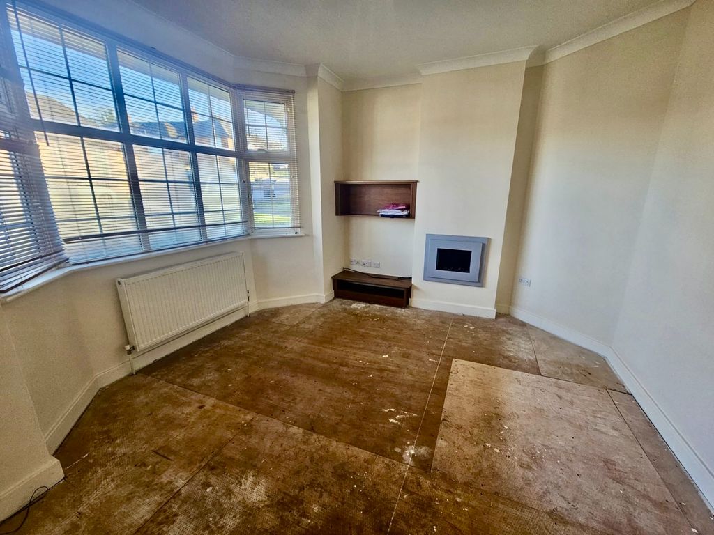 Property photo 2 of 11 Photo 4