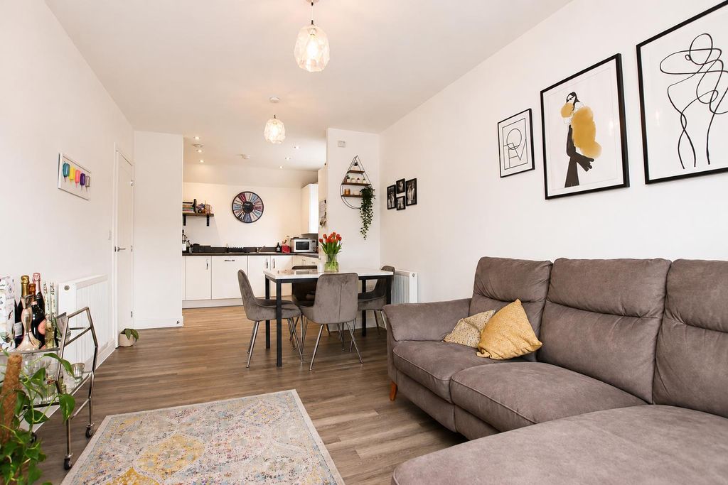 Additional image 10 of 2 bed flat for saleDryden House, Borehamwood WD6