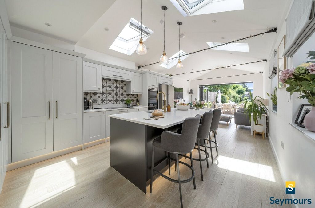 Property photo 1 of 18 Open Plan Kitchen