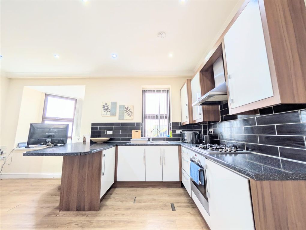 Property photo 3 of 9 Fa86ce96-4cd2-4999-8816-9497A54B0922.Jpg