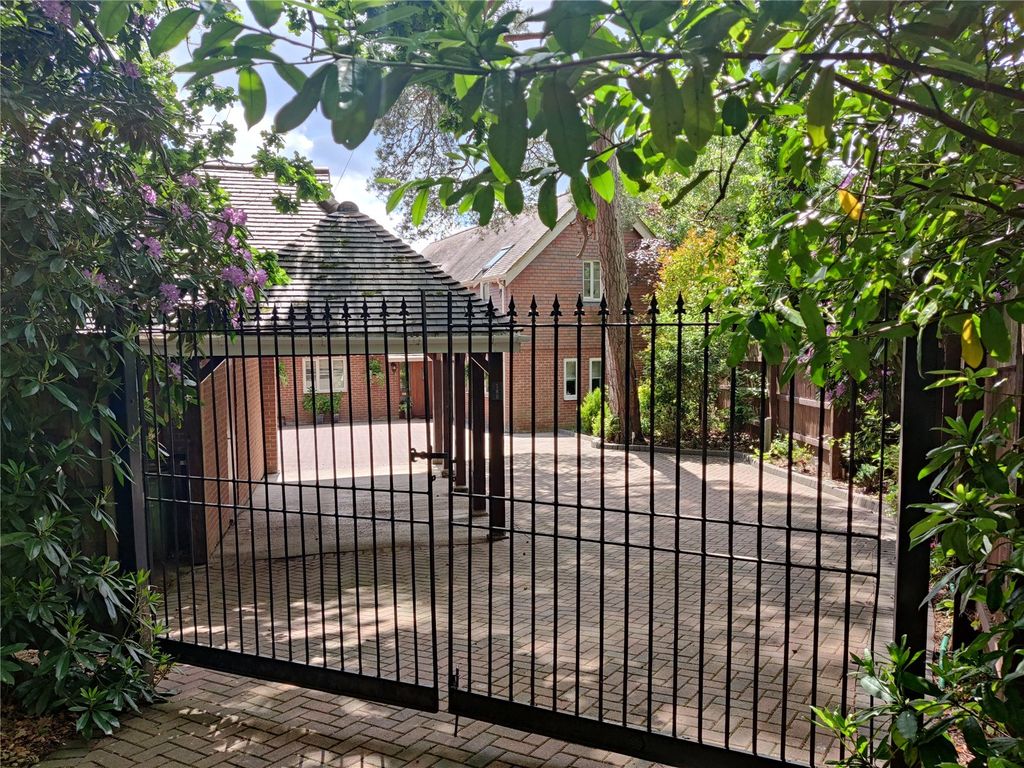 Property photo 2 of 12 Picture No. 61