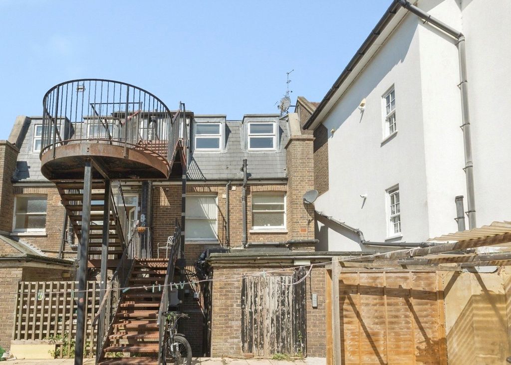 Property photo 1 of 16 Picture No. 20