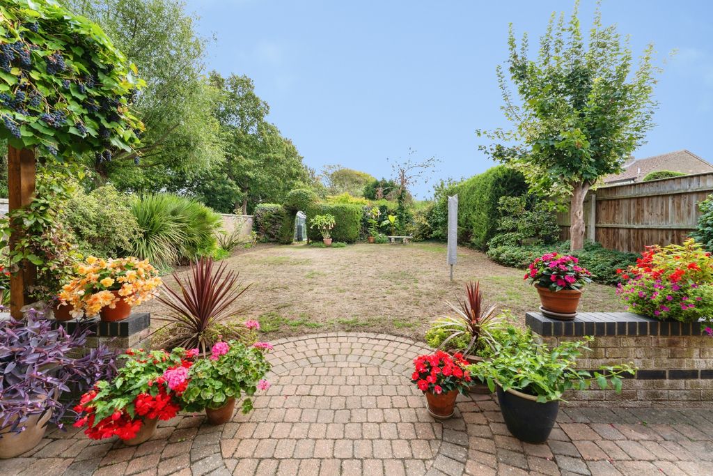 Property photo 2 of 28 Rear Garden