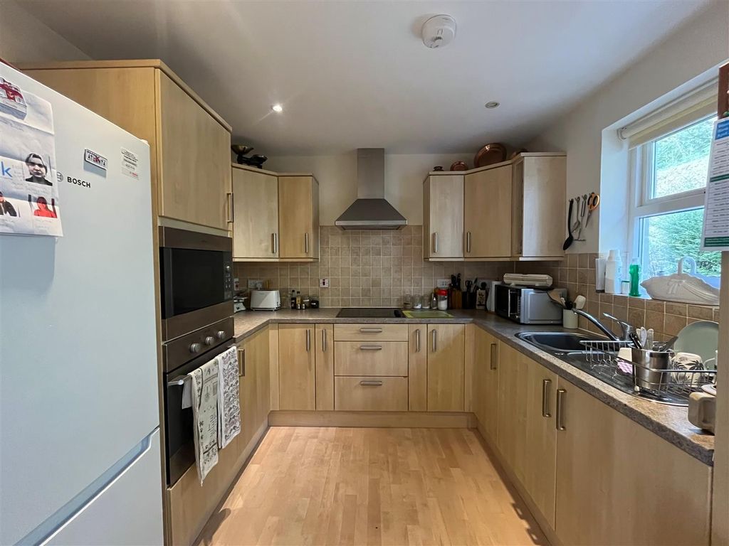 Property photo 2 of 12 Kitchen