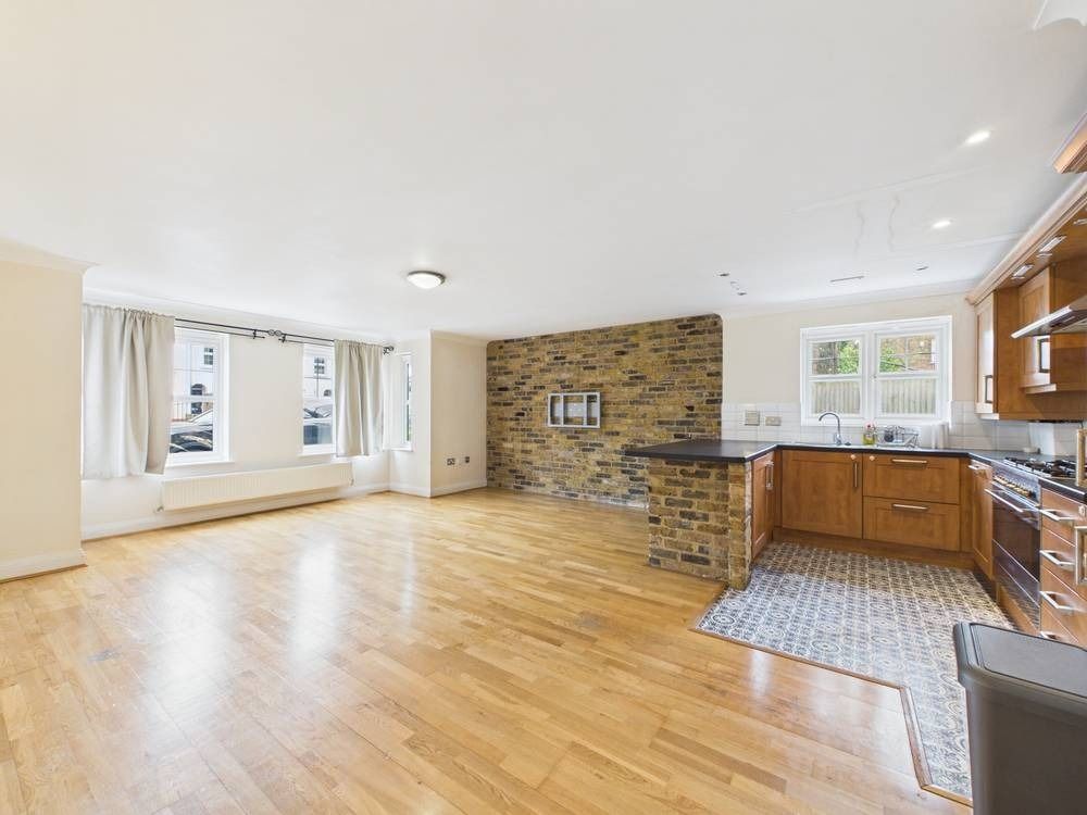 Property photo 3 of 11 4906363