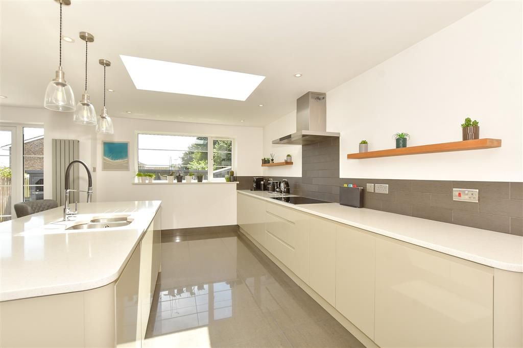 Property photo 3 of 13 Kitchen