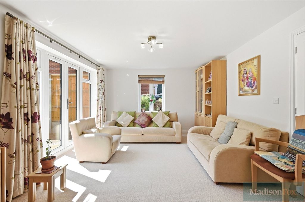 Property photo 3 of 31 Picture No. 08