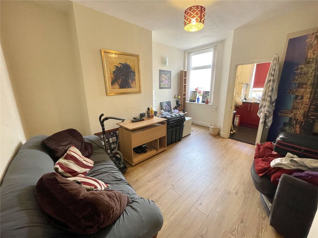 Property photo 2 of 17 Picture No. 05