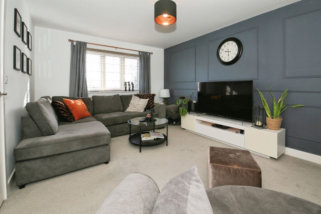 Property photo 2 of 20