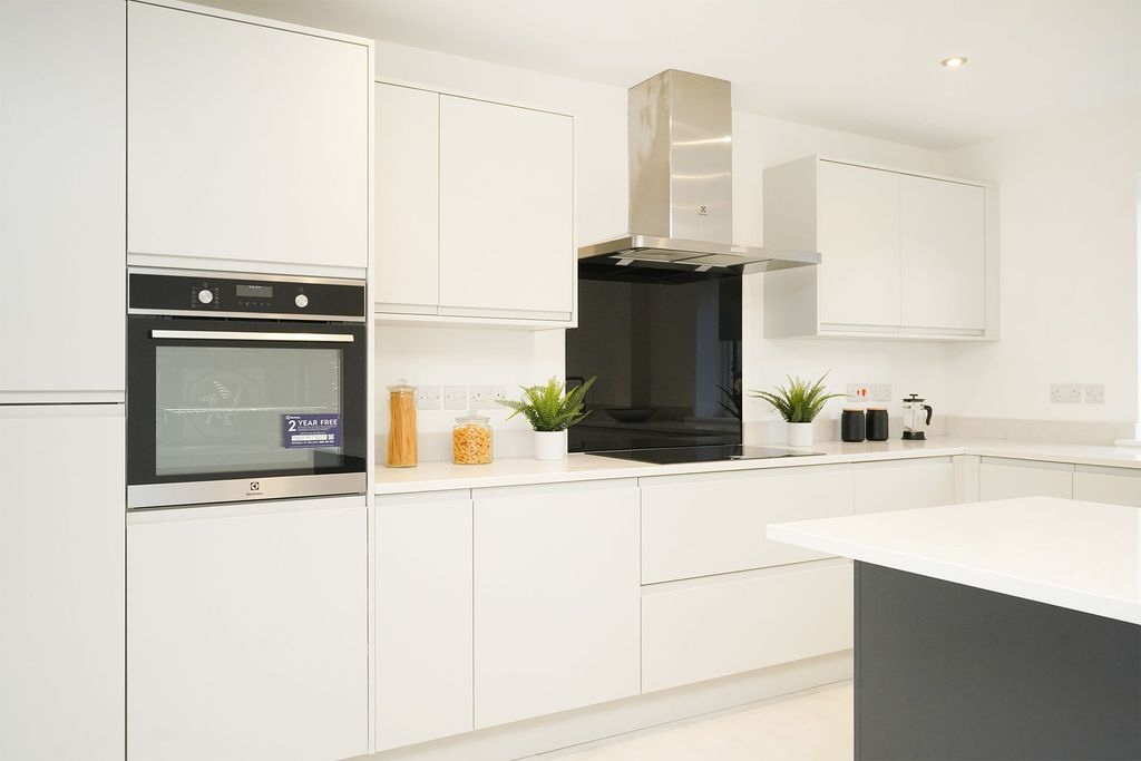 Property photo 3 of 10 Example Kitchen