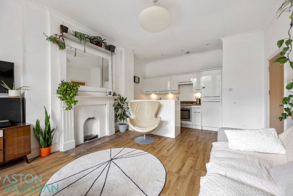 Property photo 2 of 21 4713574