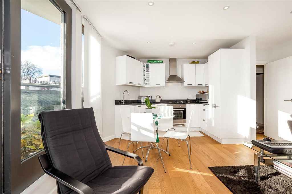 Property photo 1 of 8 Dining Area.Jpg