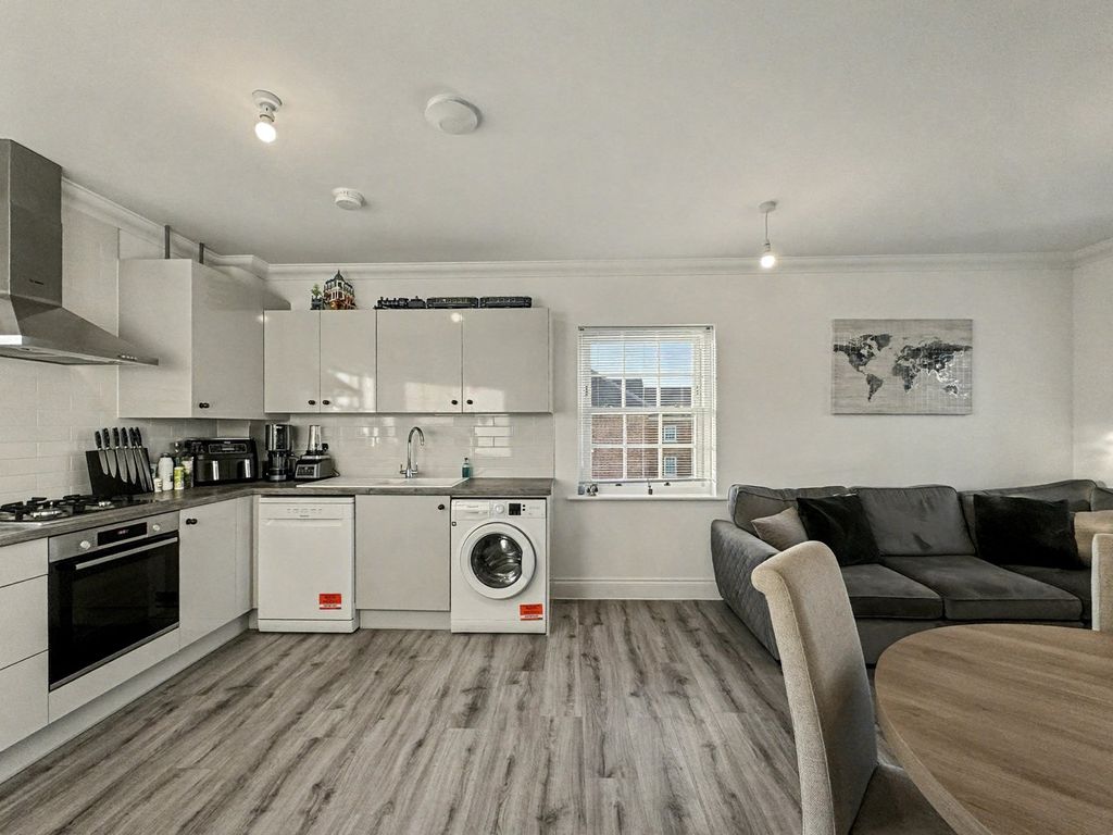 Property photo 3 of 21