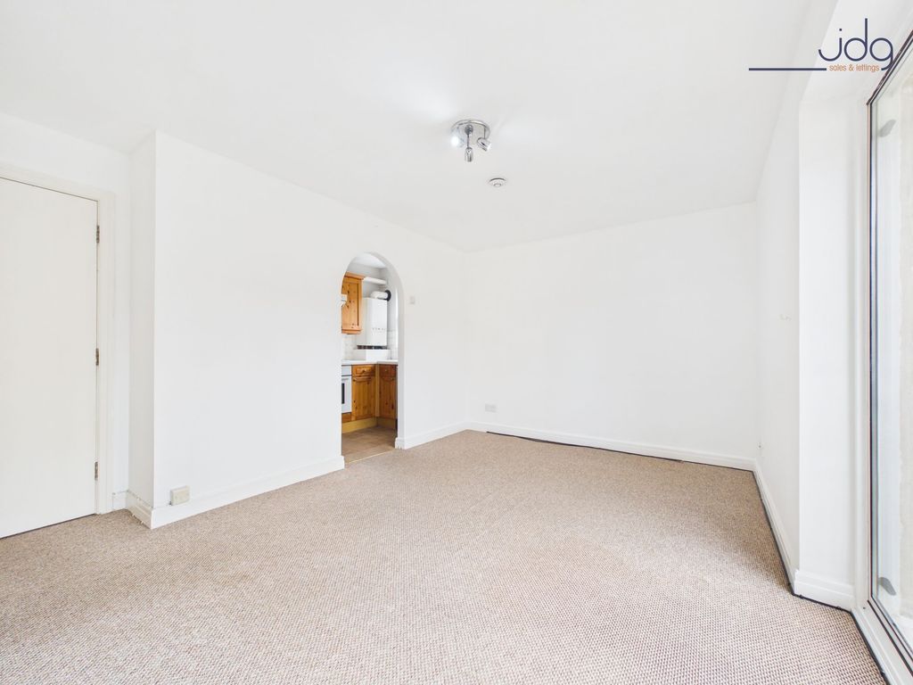 Property photo 2 of 10 Living Room And Kitchen Entry
