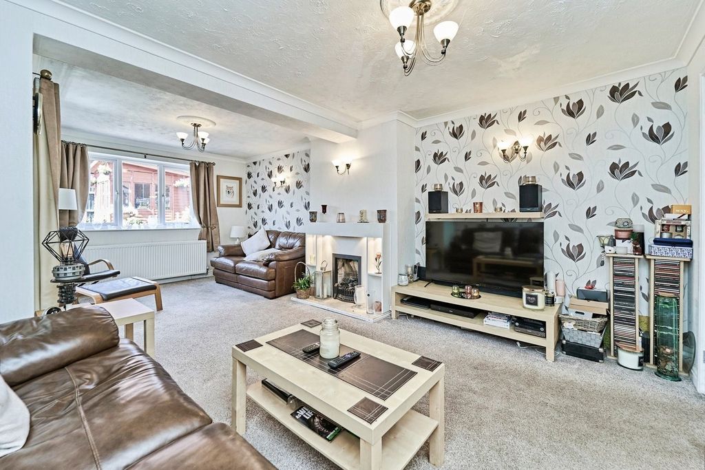 Property photo 2 of 19