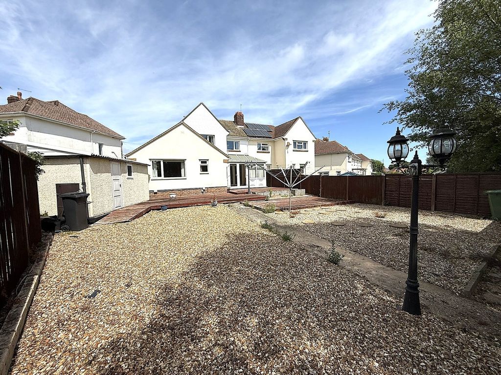 Property photo 2 of 24