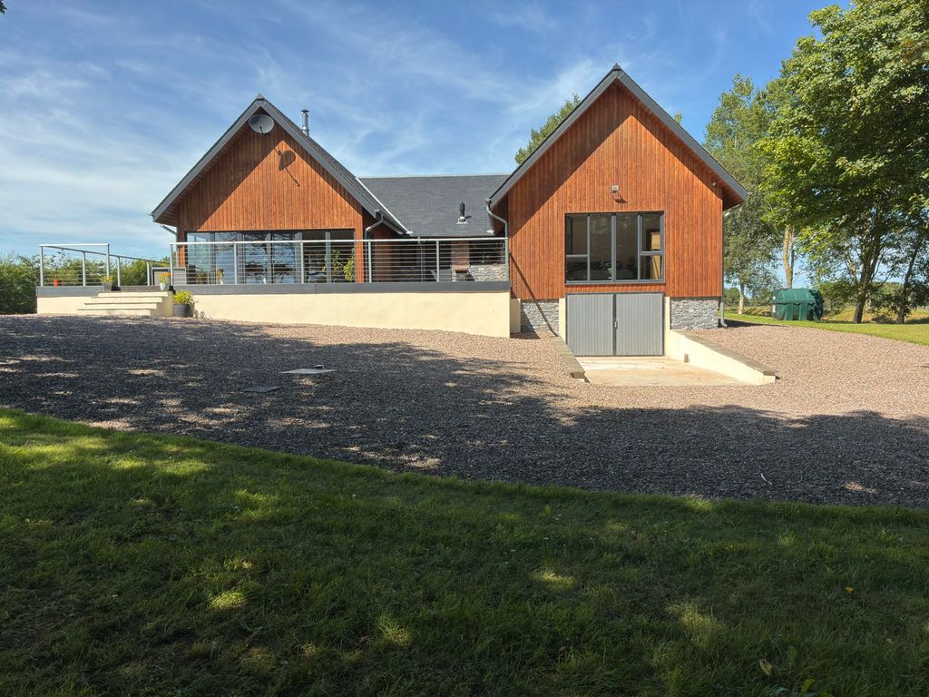 Property photo 3 of 43