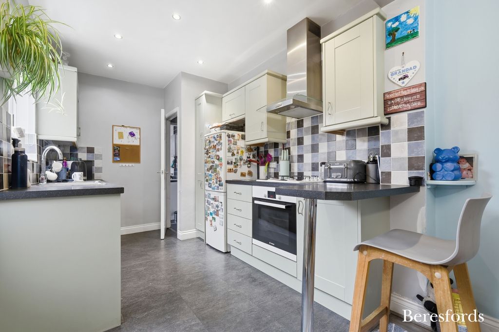 Property photo 2 of 17 Picture No. 08