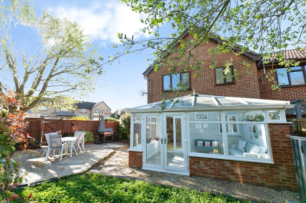 Property photo 1 of 16 Picture No. 23