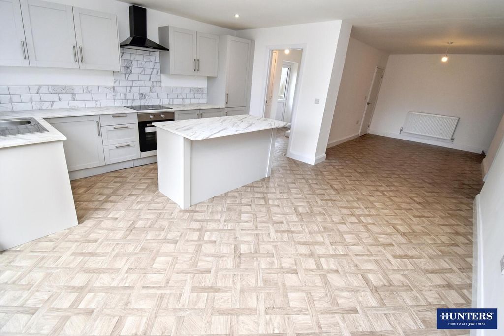 Property photo 2 of 22 Kitchen