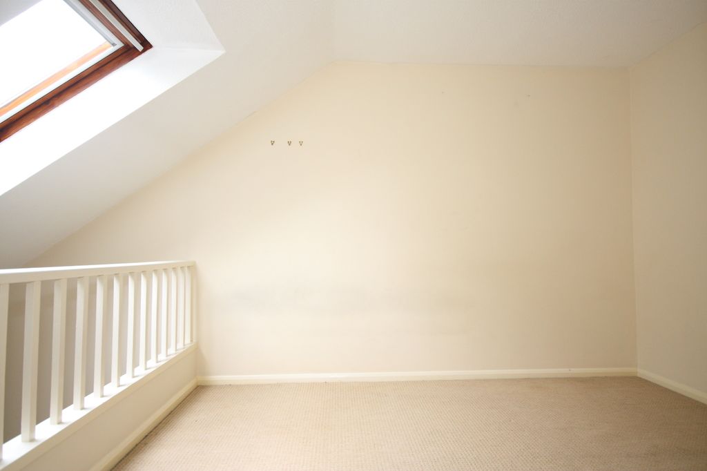 Property photo 3 of 5 Bedroom