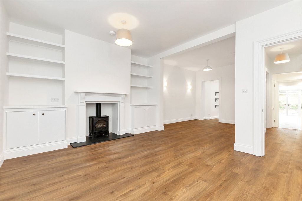 Property photo 3 of 21 Picture No. 06