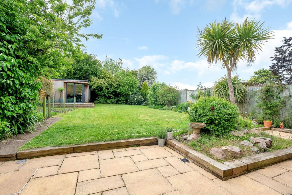 Property photo 2 of 47